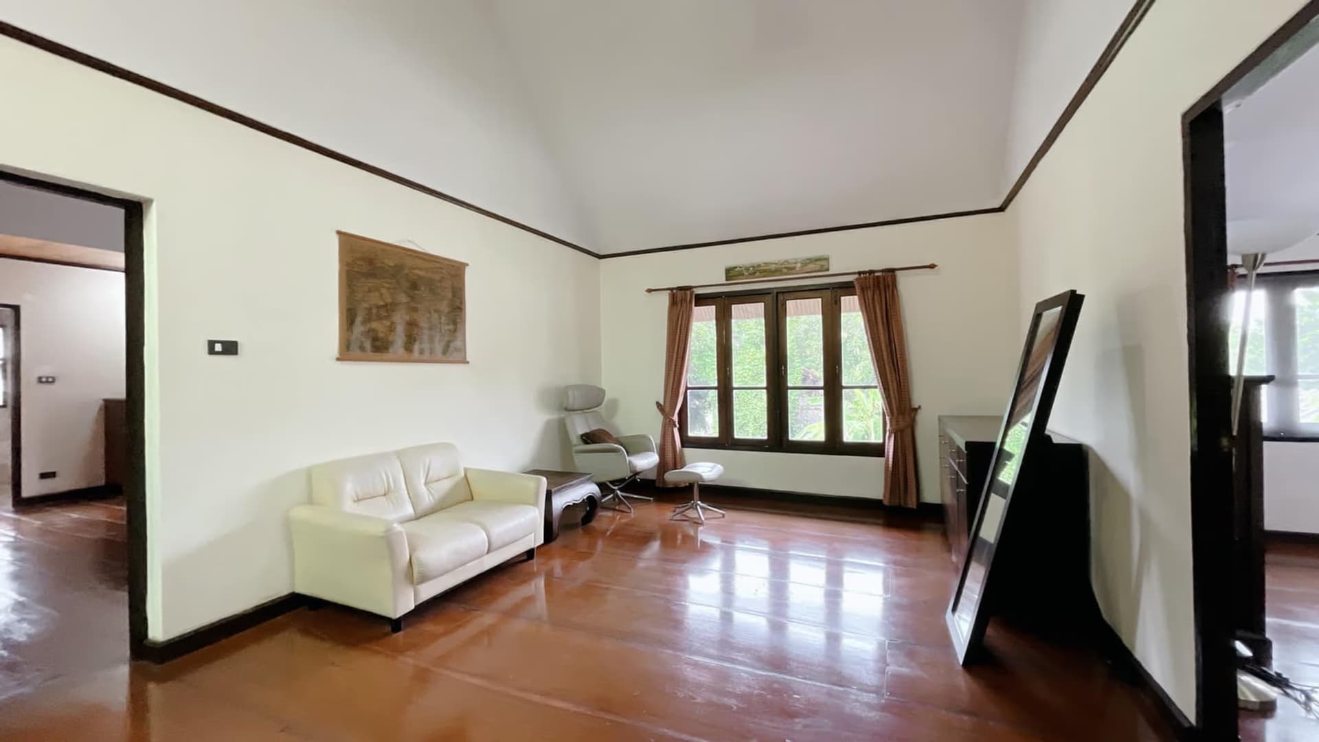 4 Bed House for Rent and Sale in Hang Dong - Image 5