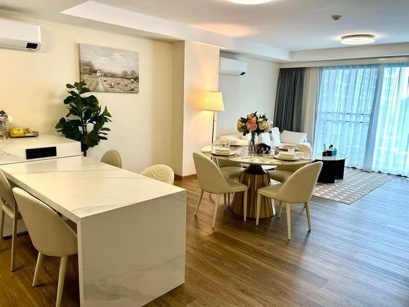 1 Bedroom Condo