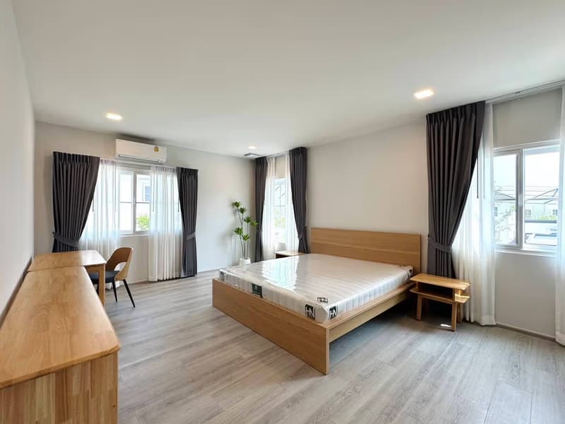 3 Bed House for Rent in Bang Phli
