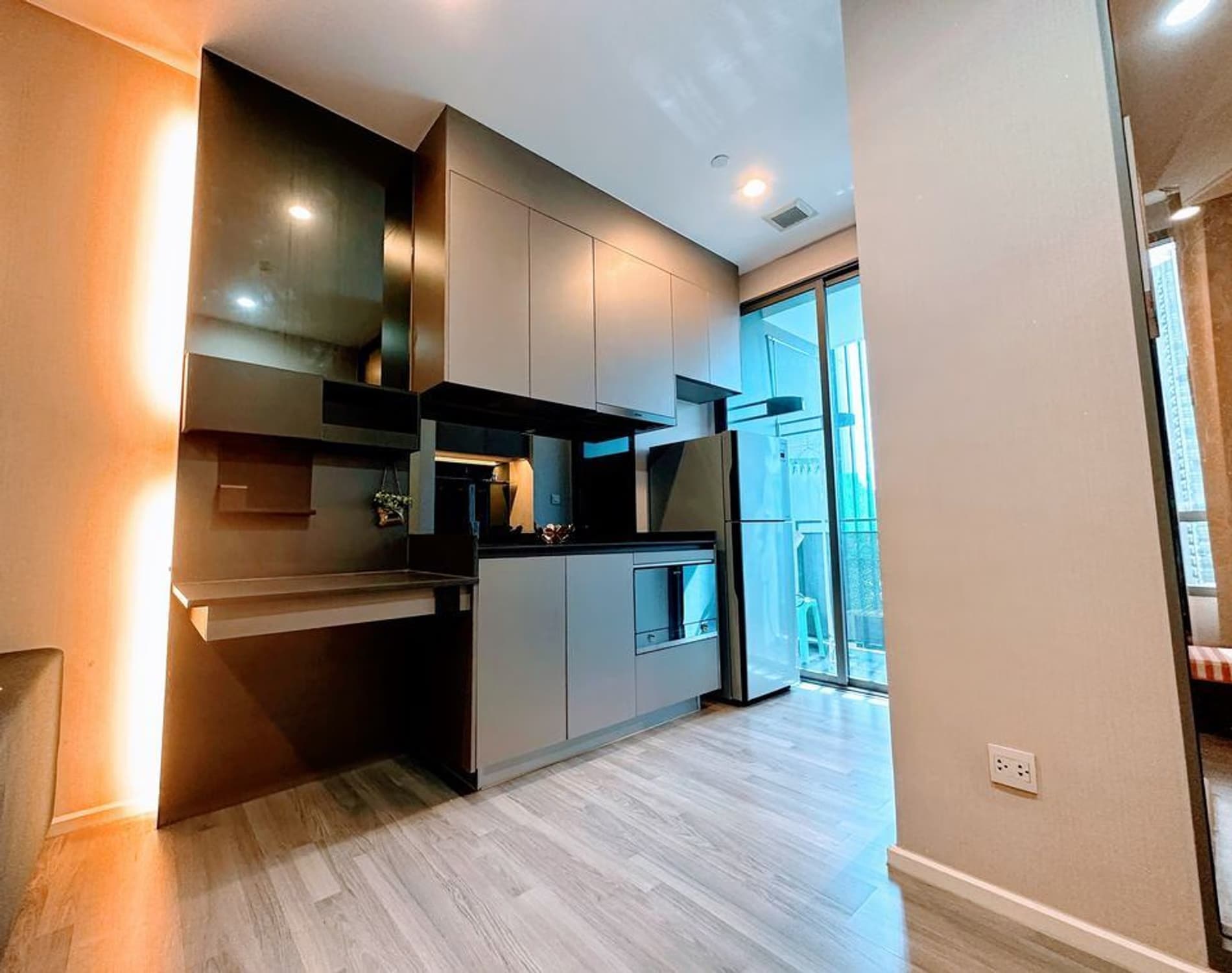  - Image 7