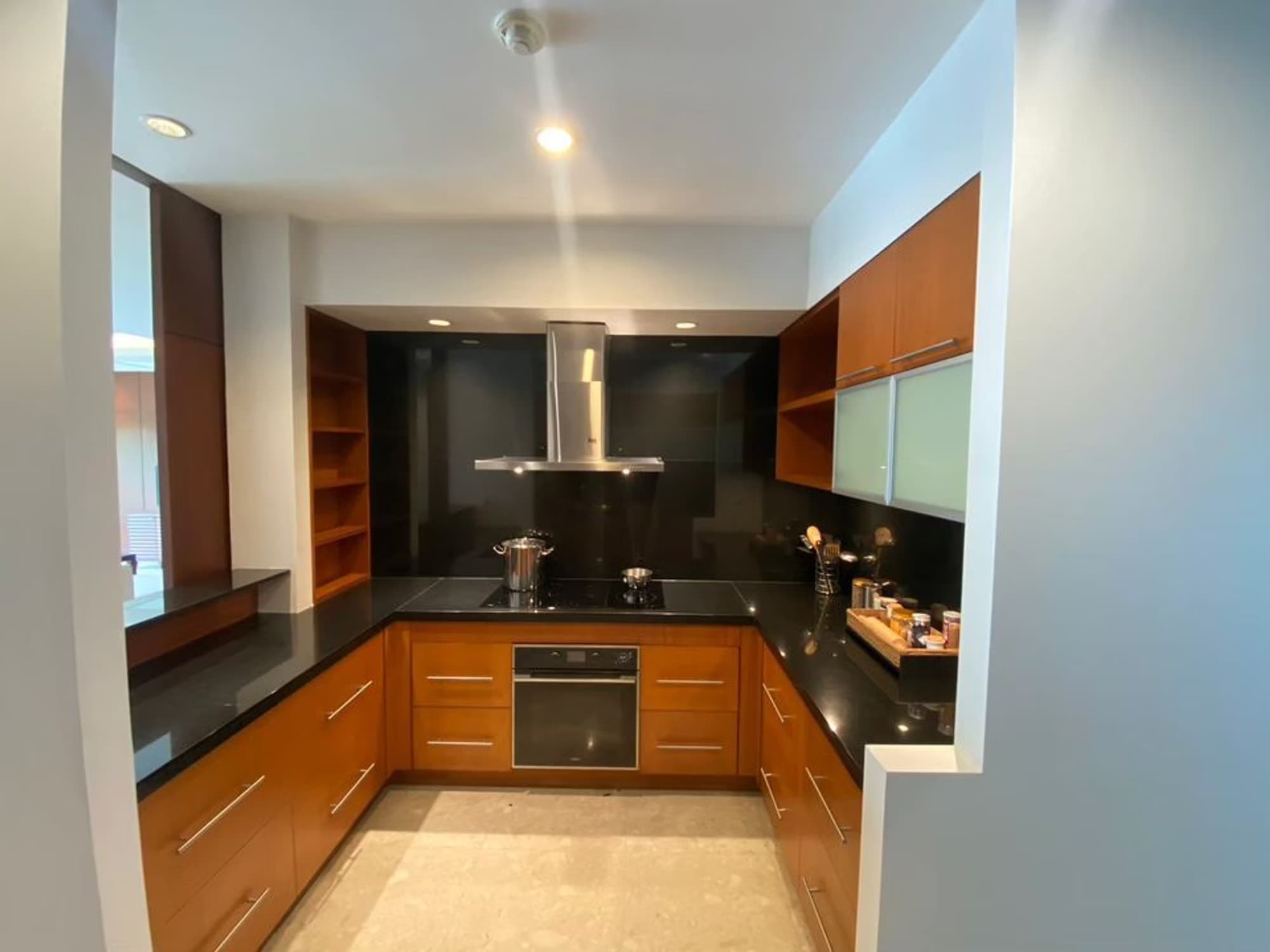 Condo for Rent at Royal Residence Park - Image 5