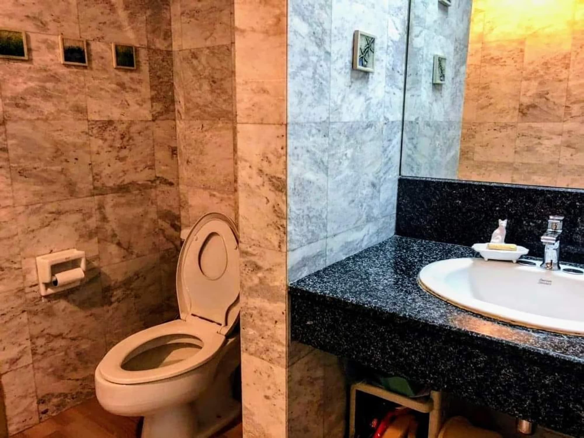 Condo for Rent at The Royal Place 1 - Image 8