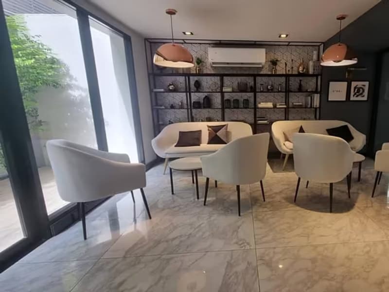 1 Bedroom Condo