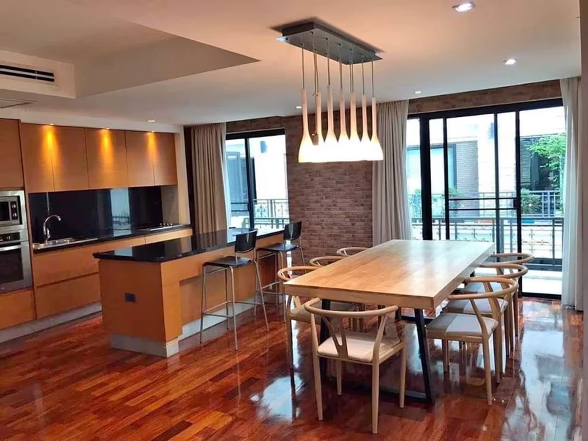 4 Bedroom House - Image 2