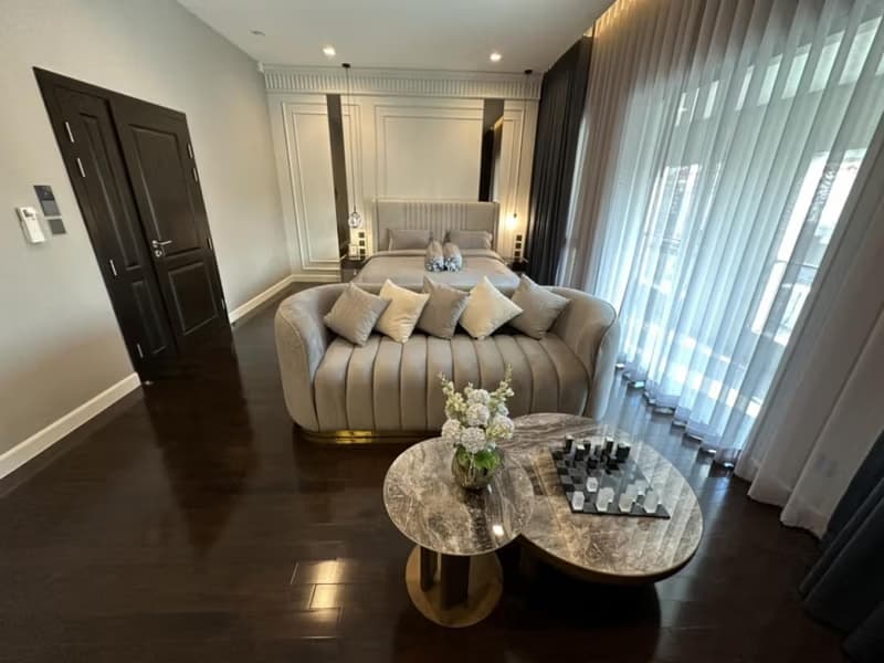 5 Bed House for Rent in Saphan Sung
