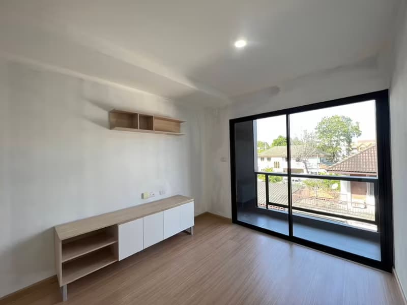 1 Bedroom Condo