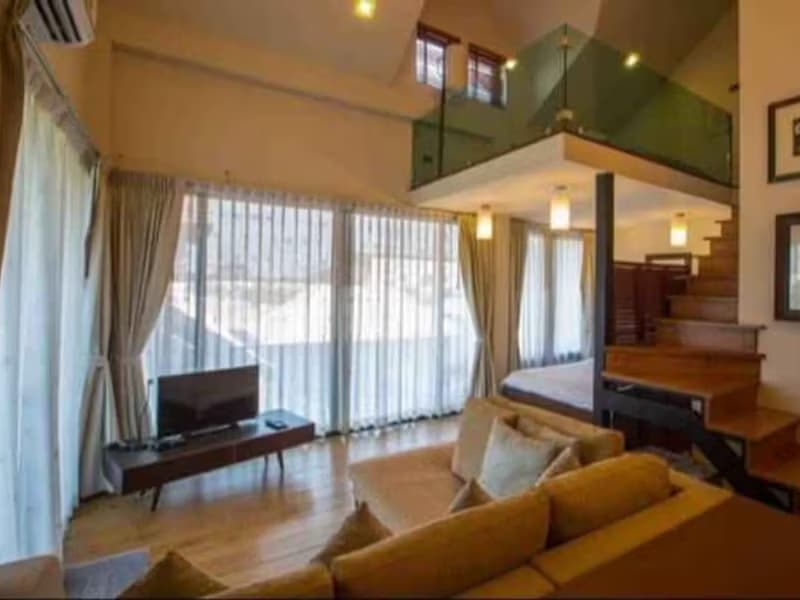 6 Bedroom House