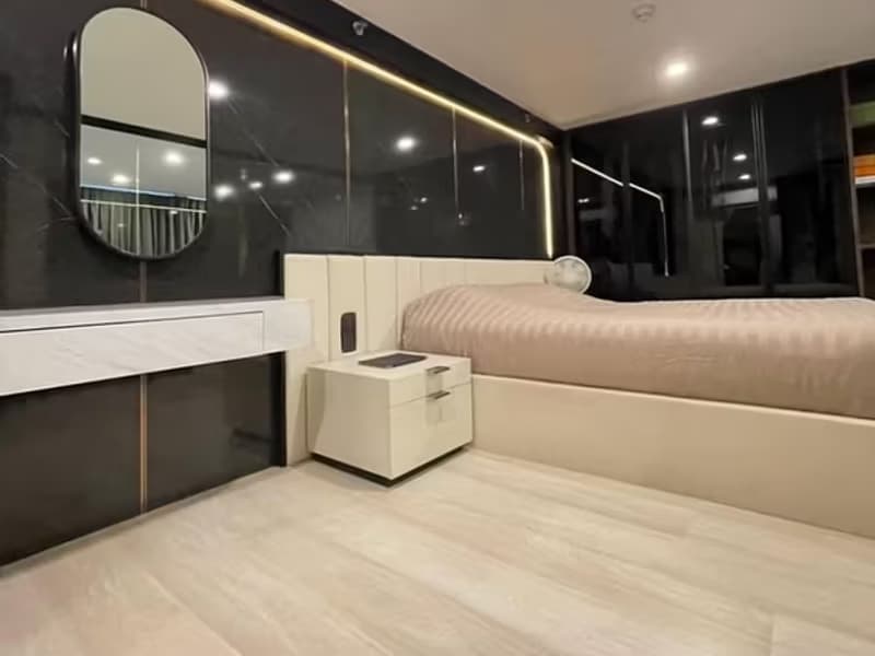 1 Bedroom Condo