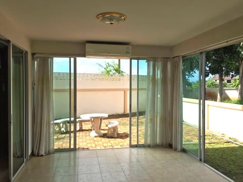 4 Bed House for Rent in San Kamphaeng District