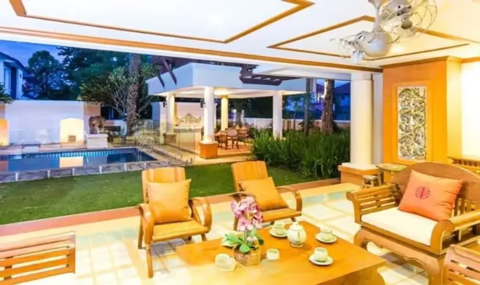 6 Bedroom House - Image 14