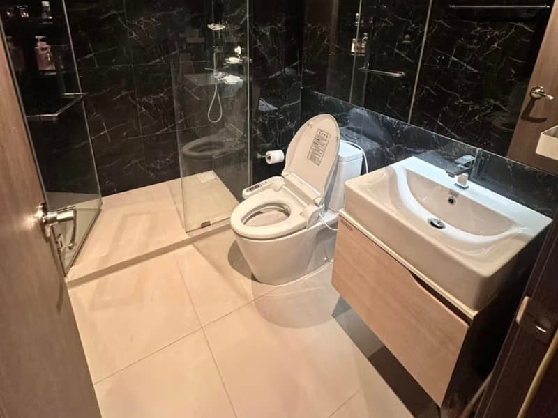 1 Bed Condo for Rent in Bang Rak