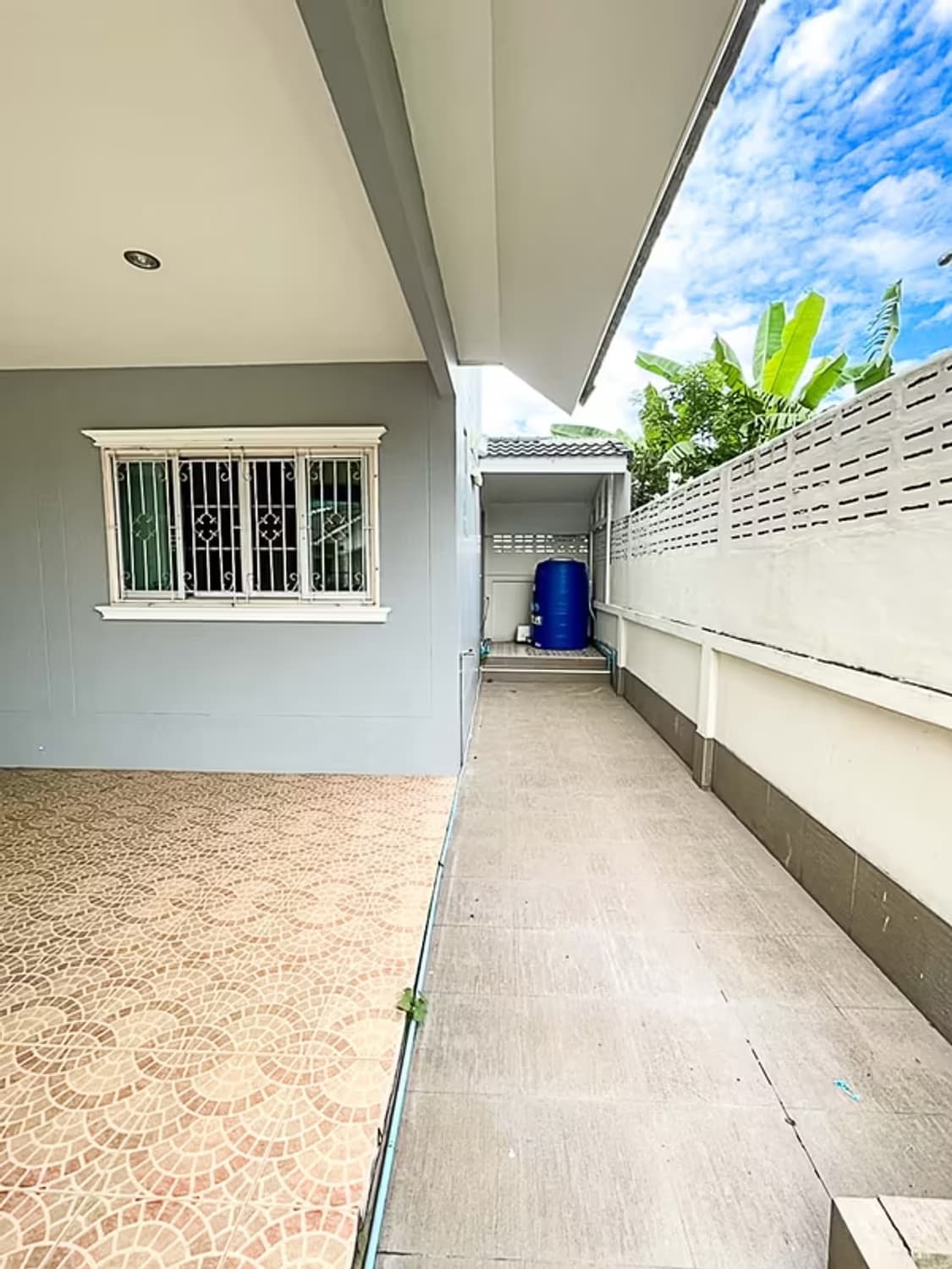 4 Bedroom House - Image 10