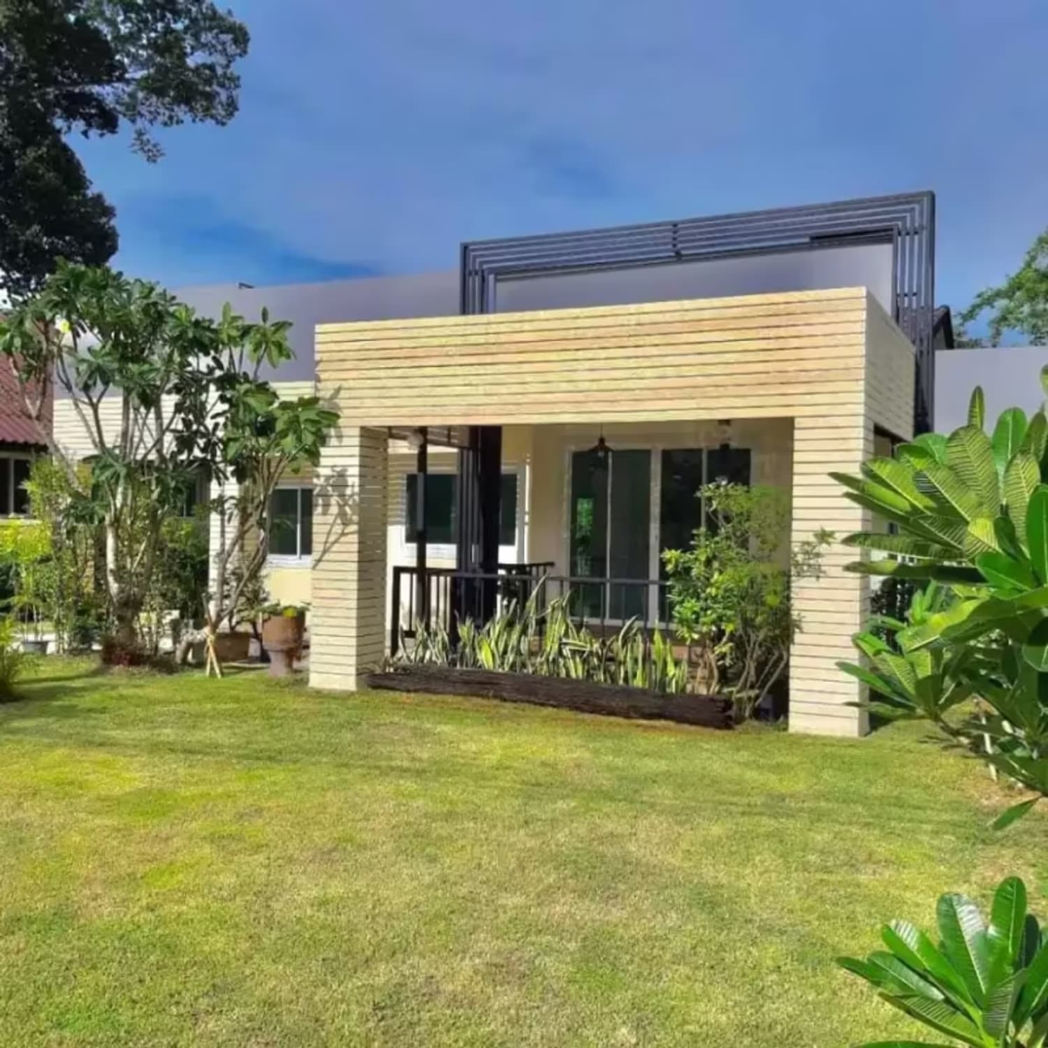 Studio for Sale in  - Image 2