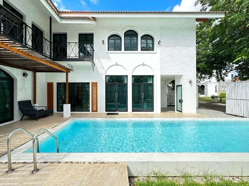 4 Bed House for Rent in Mueang Chiang Mai District