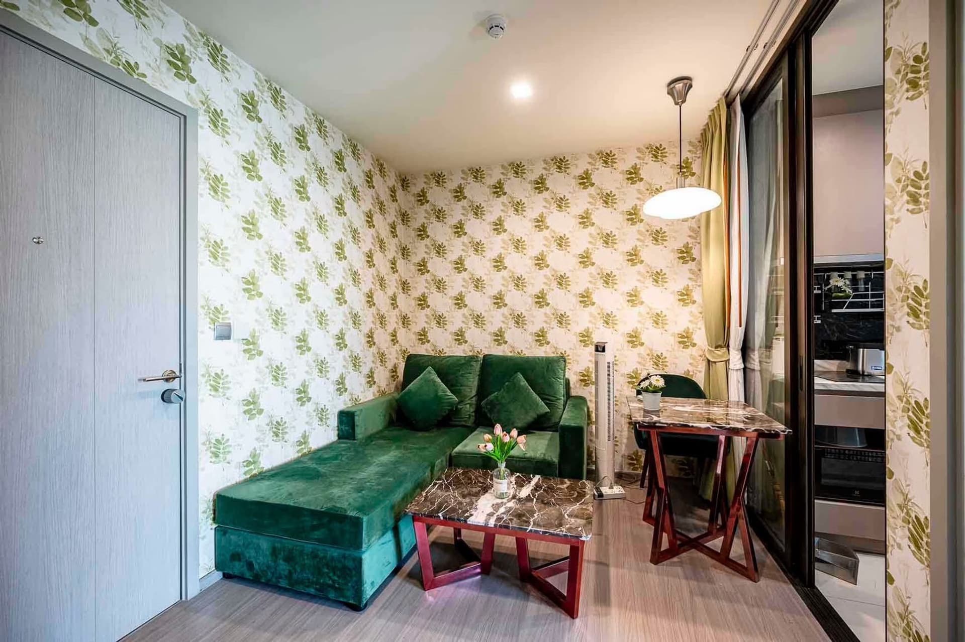 1 Bed Condo for Sale in Phra Khanong - Image 2