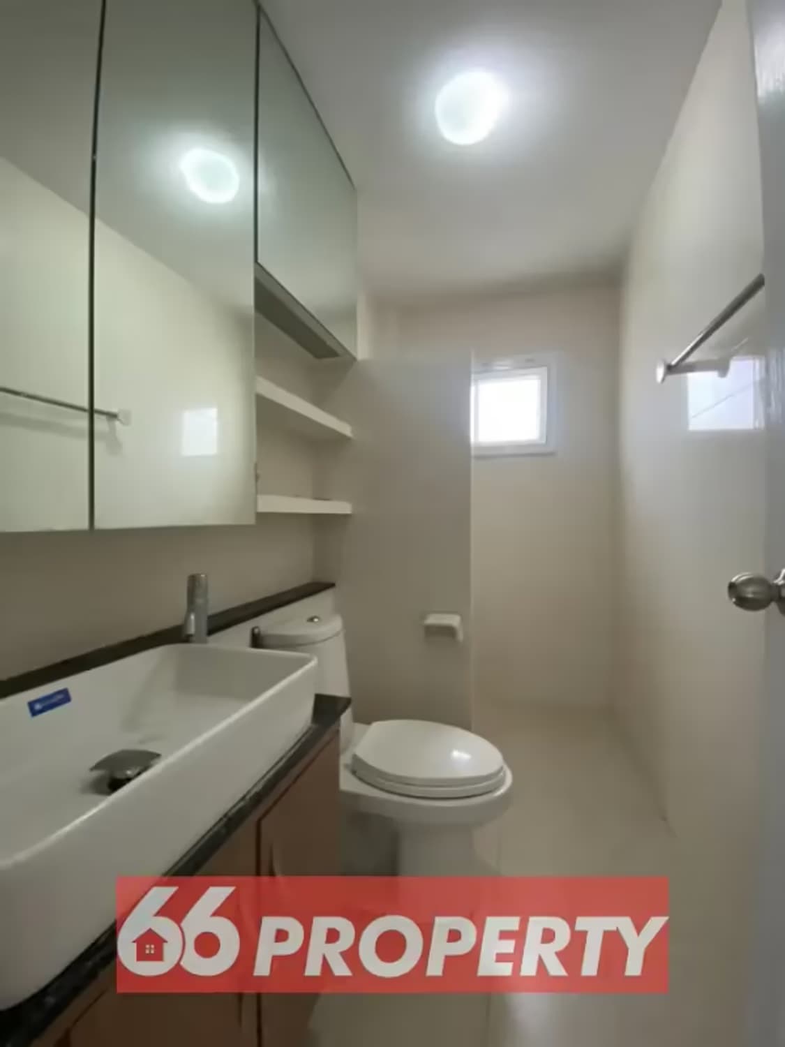 4 Bedroom House - Image 12
