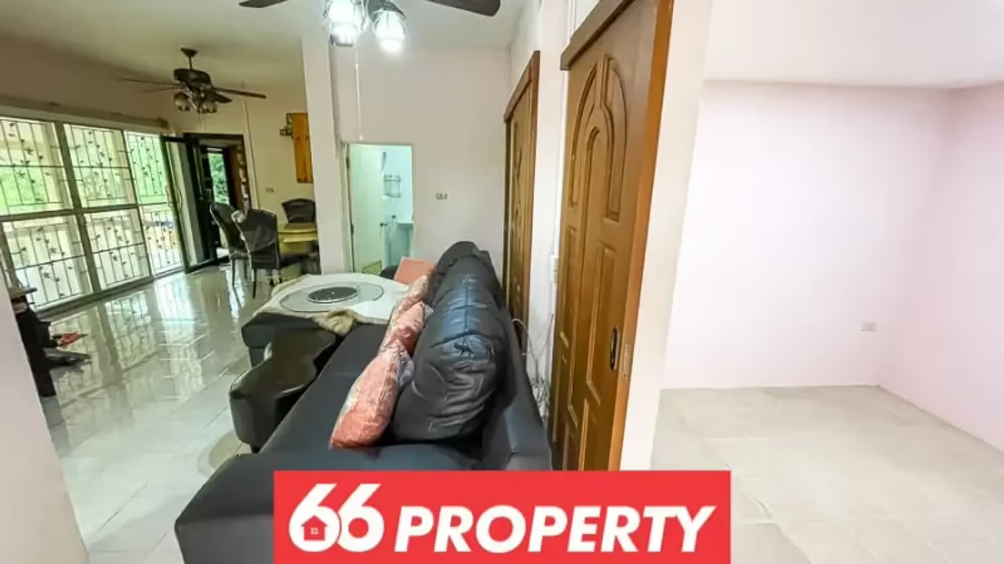 4 Bedroom House - Image 23