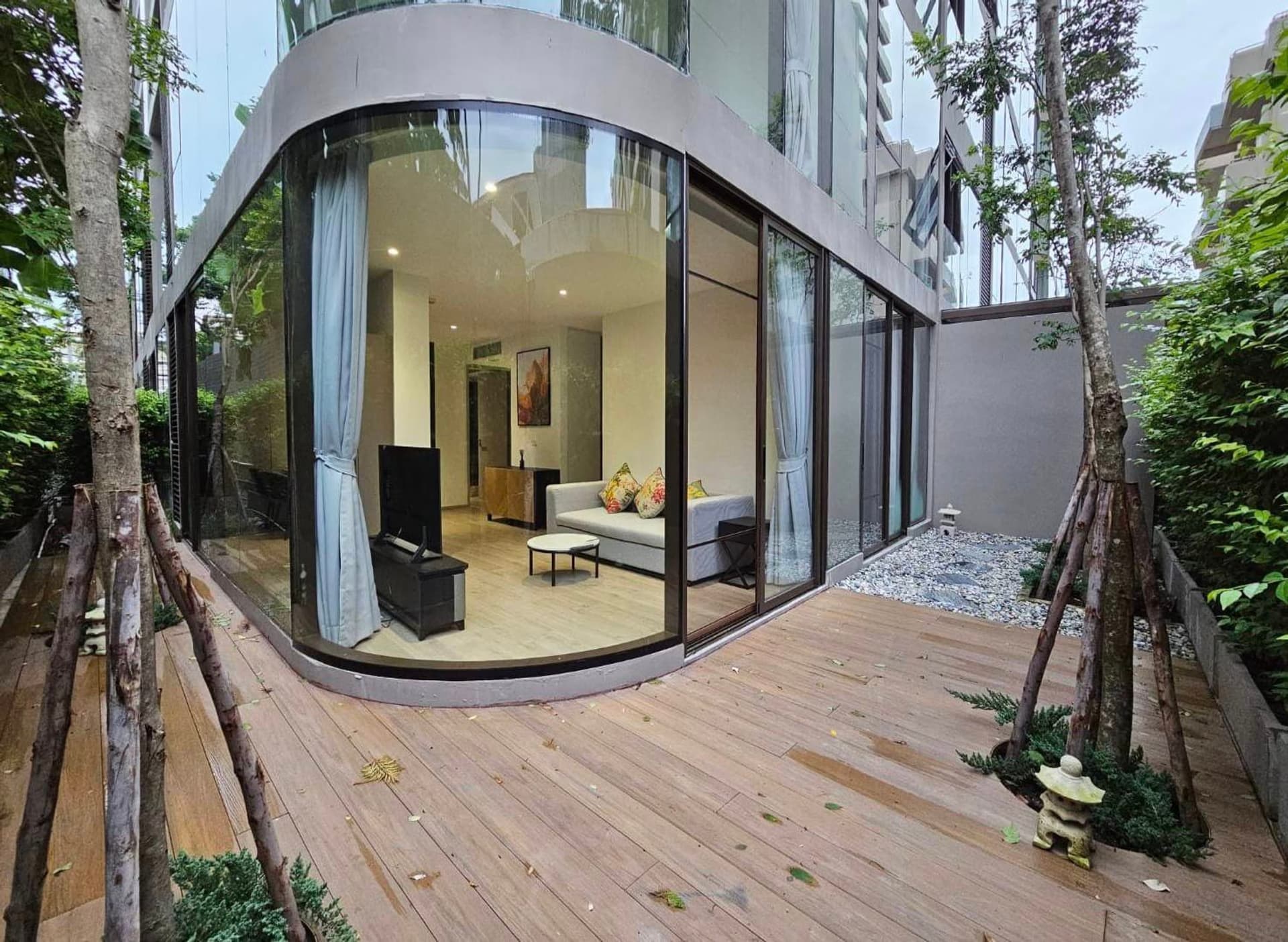 2 Bed Condo for Rent and Sale in Khlong Toei - Image 3