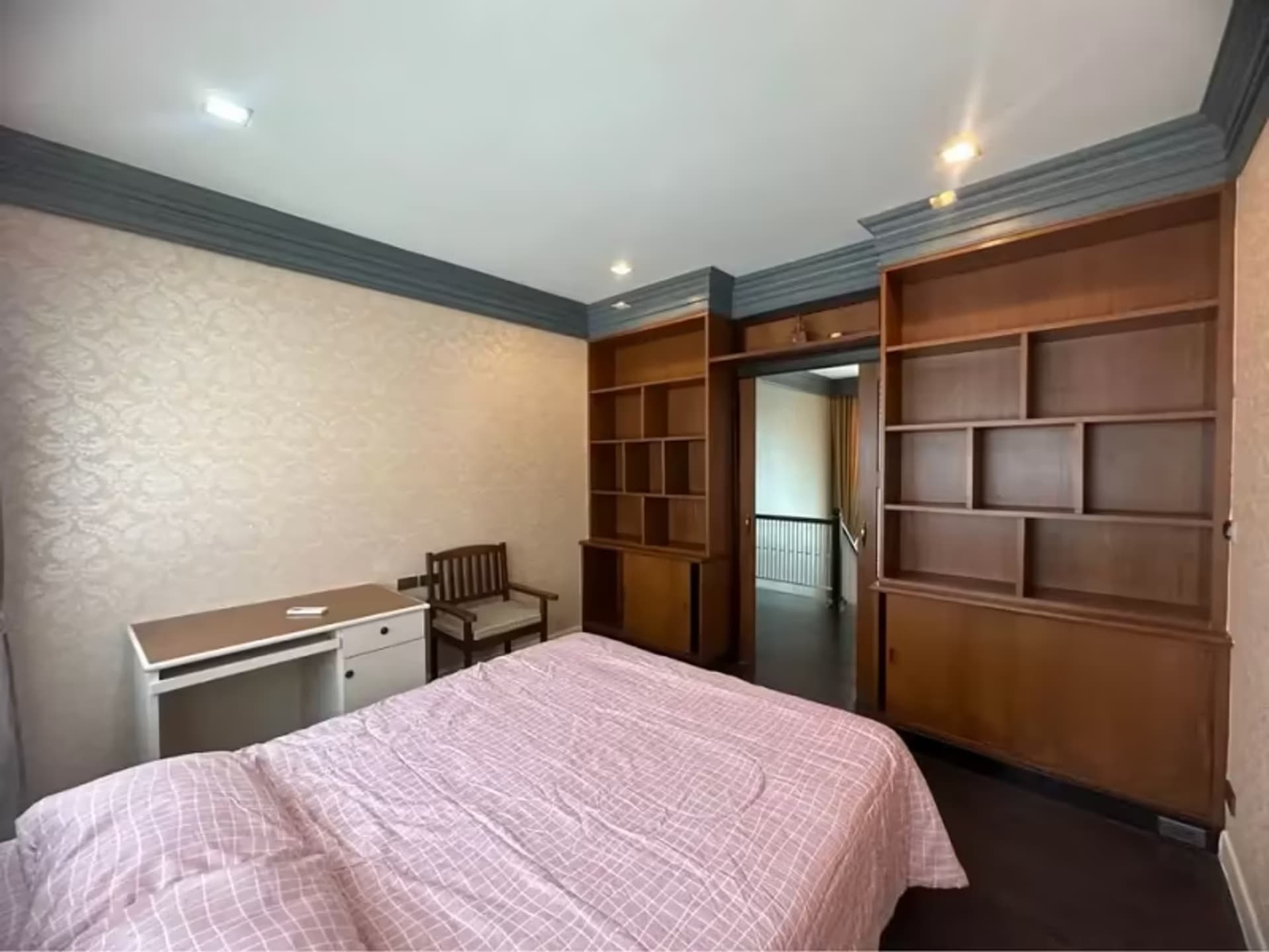 4 Bedroom House - Image 4