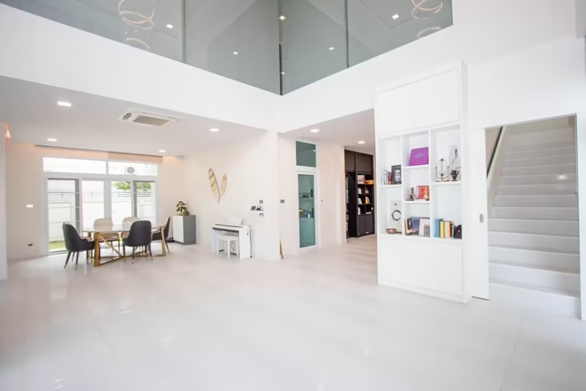 Luxury Minimalist - Image 9