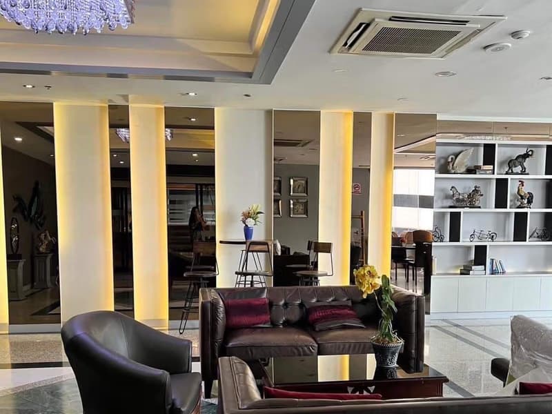 2 Bed Condo for Rent in Ratchathewi