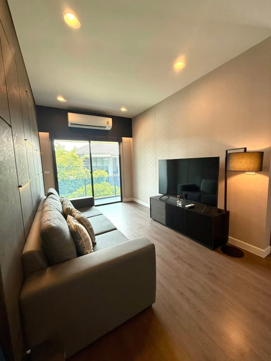 4 Bed House for Rent in Bang Kapi - Image 3