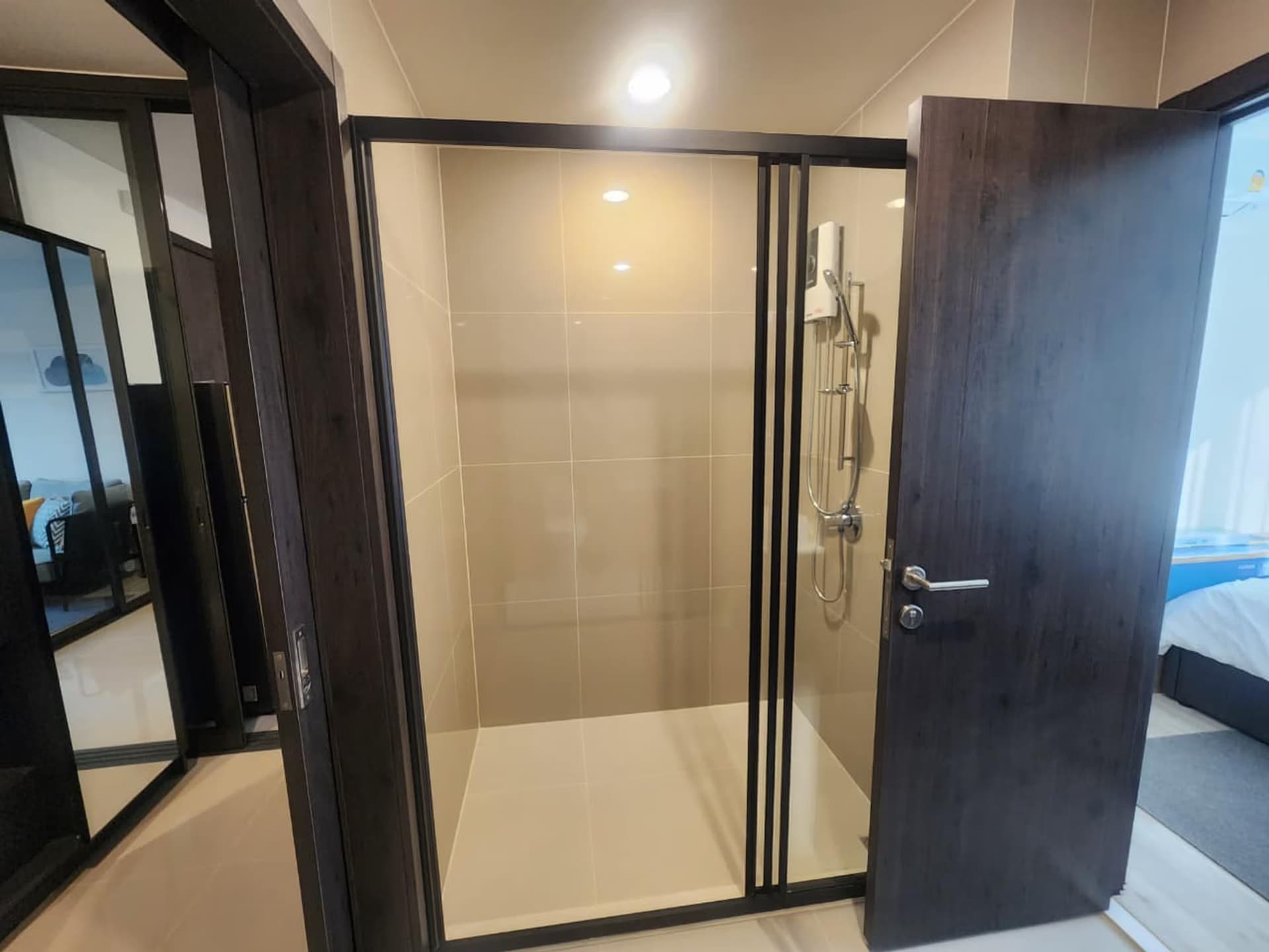 1 ห้องนอน undefined สำหรับ จำหน่าย ใกล้ Huai Khwang MRT - Image 5