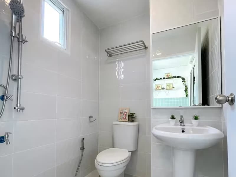 1 Bedroom Condo