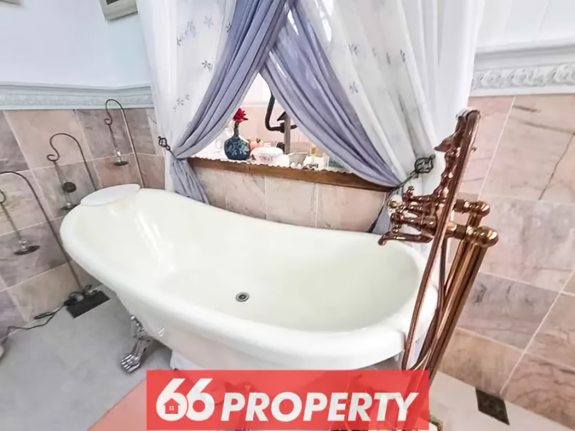 3 Bedroom House - Image 10