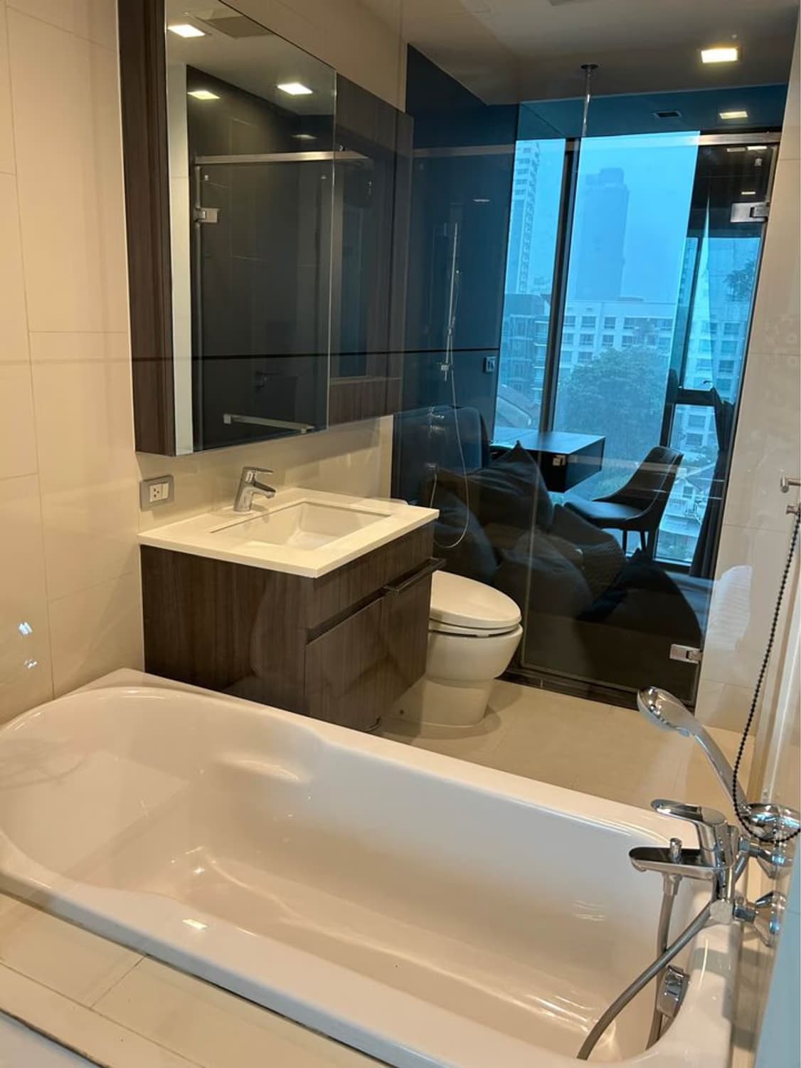 1 ห้องนอน Condo สำหรับ จำหน่าย ใน วัฒนา - Image 8