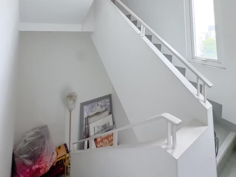 9 Bed House for Sale in Watthana