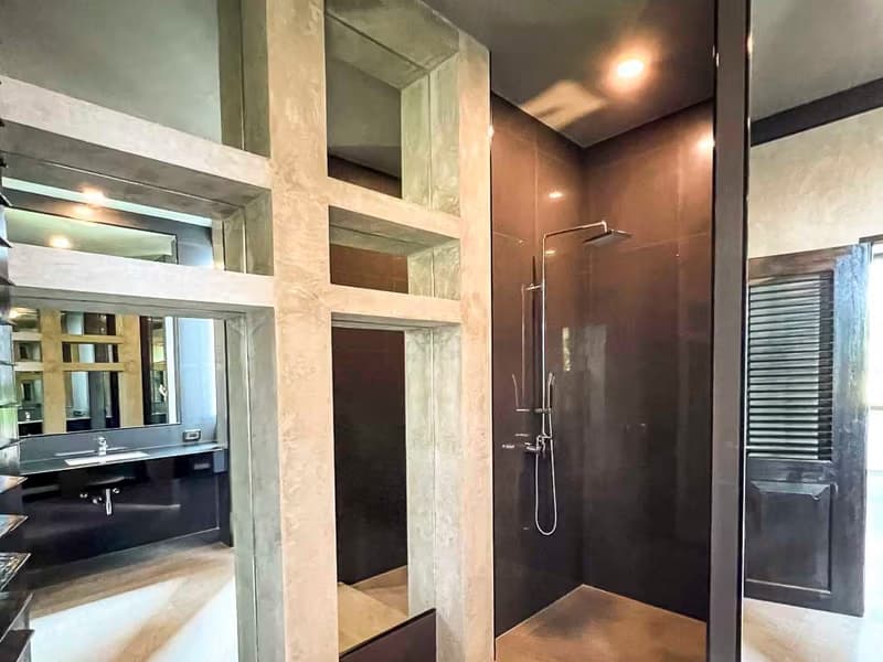 6 Bed House for Sale in Mae Rim District