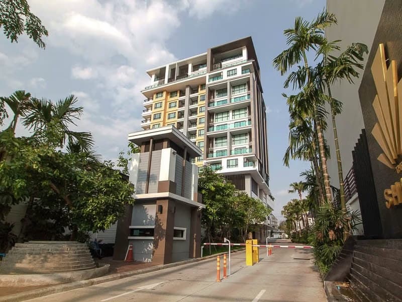 1 Bedroom Condo