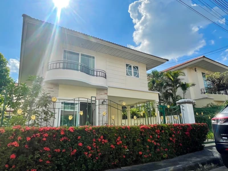 4 Bed House for Rent in Mueang Chiang Mai