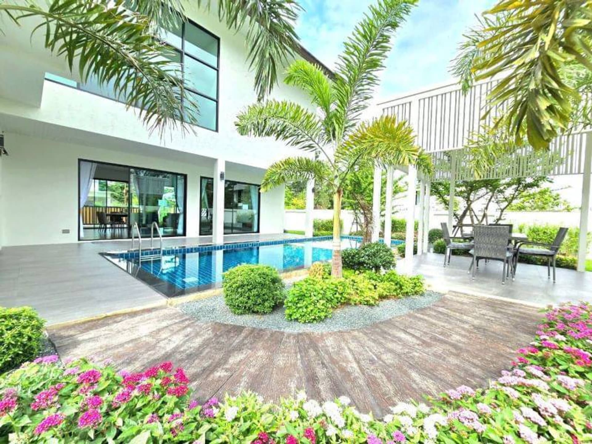5 Bed House for Sale in Hang Dong District - Image 3