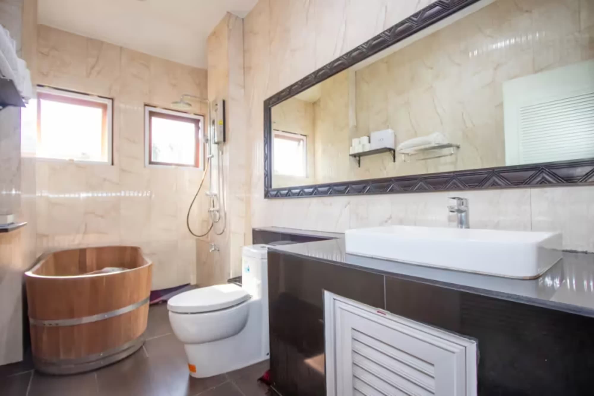 4 Bedroom House - Image 20