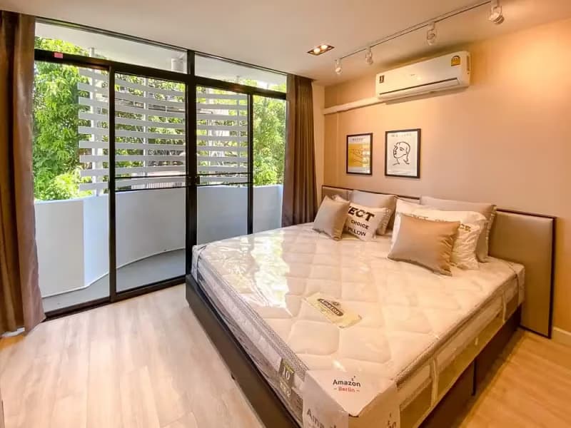 1 Bedroom Condo