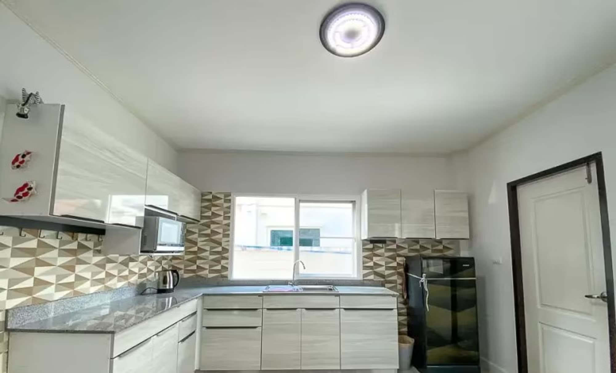 4 Bedroom House - Image 15