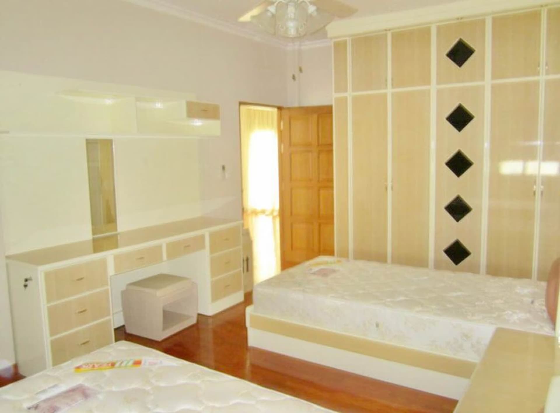 3 Bed Townhouse for Rent in Bang Na - Image 15