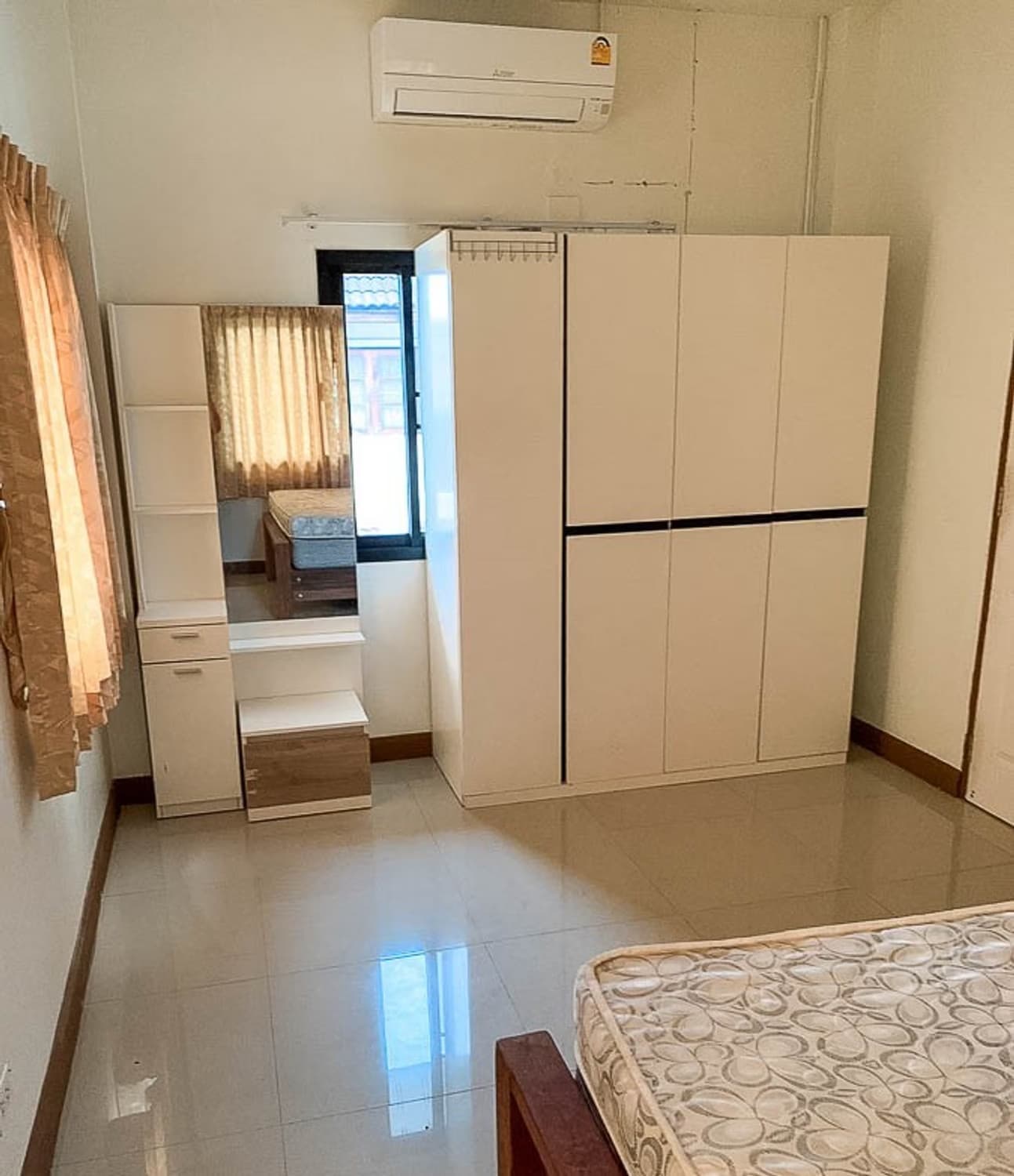 3 Bedroom House - Image 8