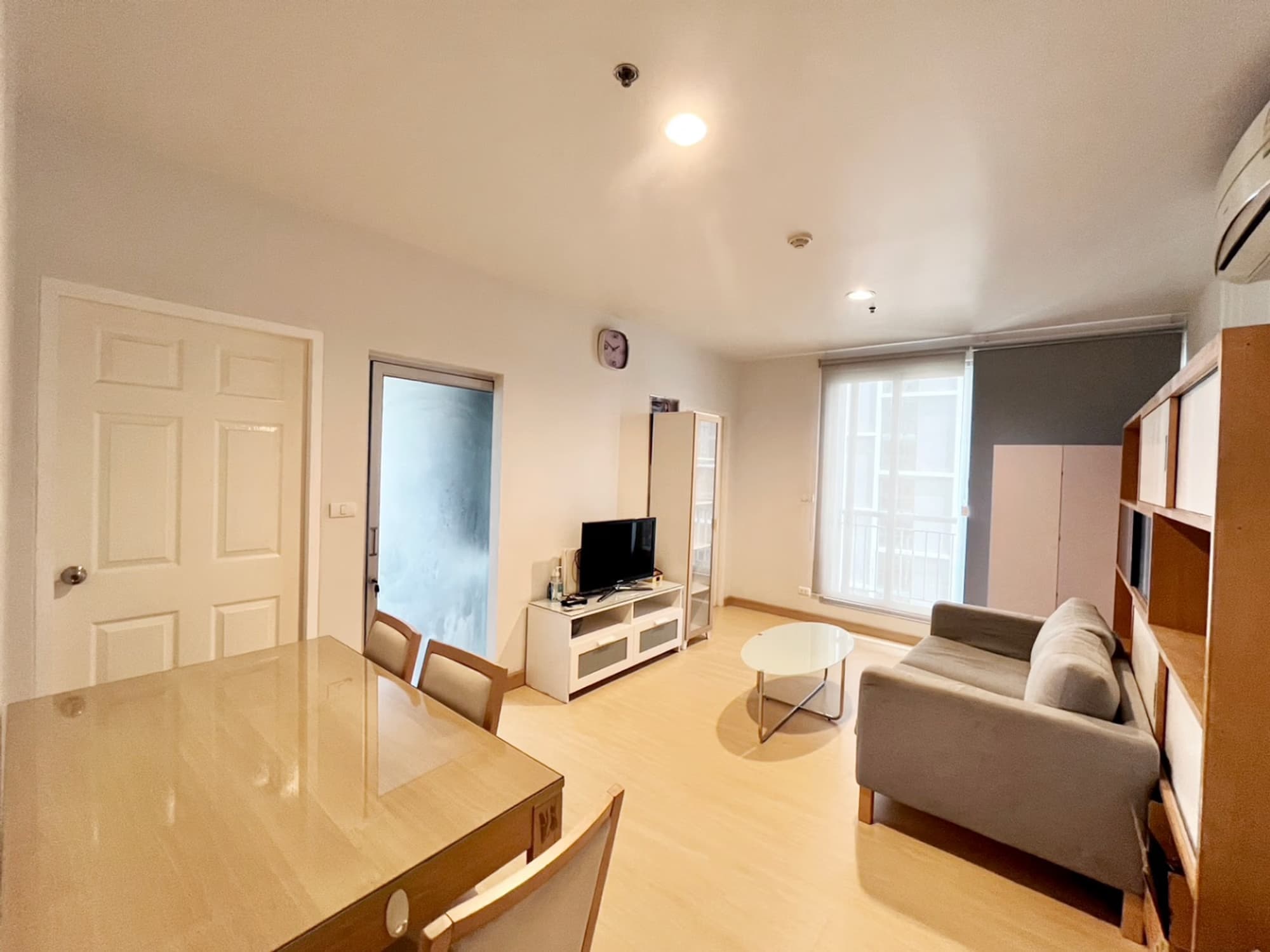 2 Bed Condo for Rent in Huai Khwang - Image 4