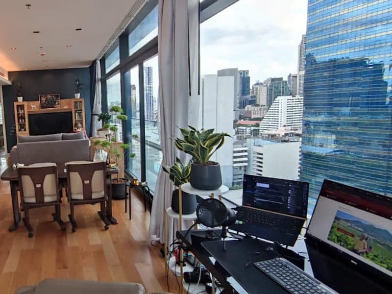 Condo for Rent at Circle Condominium