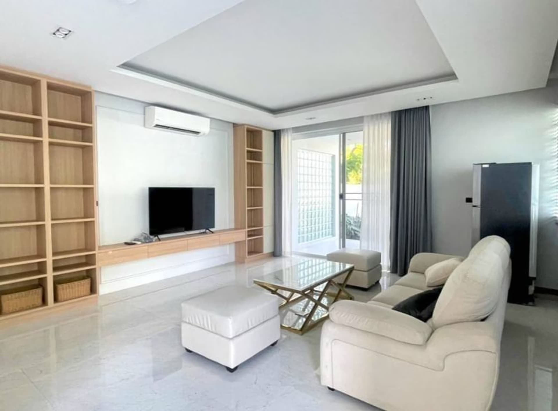 4 Bed House for Rent and Sale in Hang Dong District - Image 3