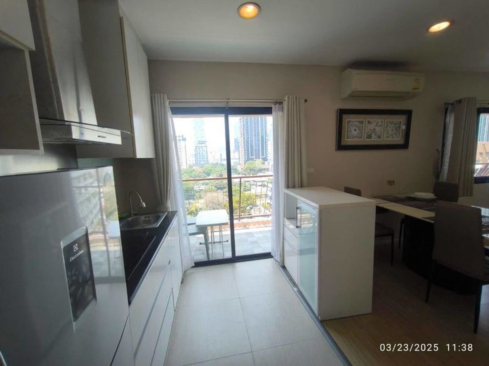 1 Bed Condo for Rent and Sale in Pathum Wan - Image 4