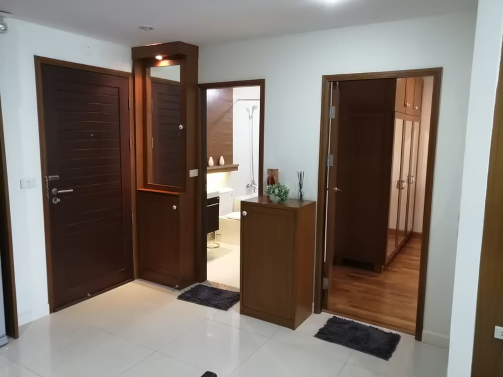 1 Bedroom Condo - Image 8