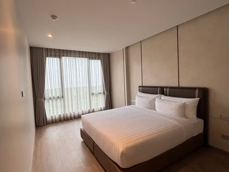 3 Bed Condo for Rent in Watthana