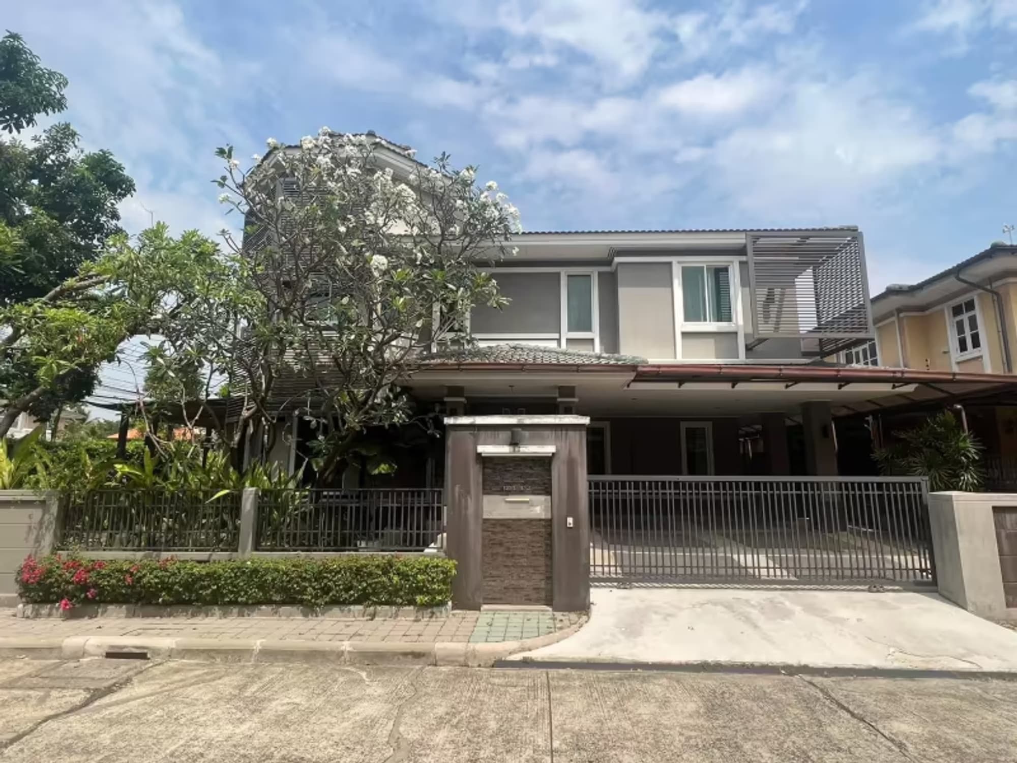 4 Bedroom House - Image 12