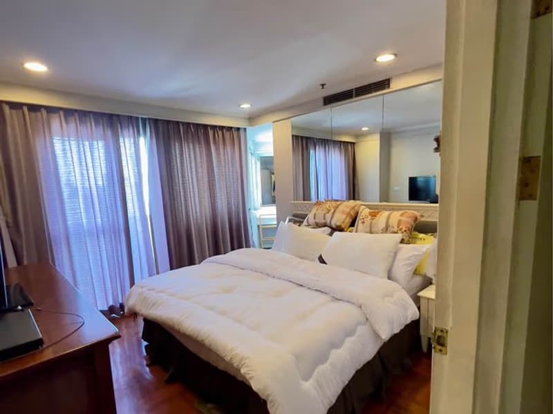 3 Bed Condo for Rent  Near Phloen Chit BTS
