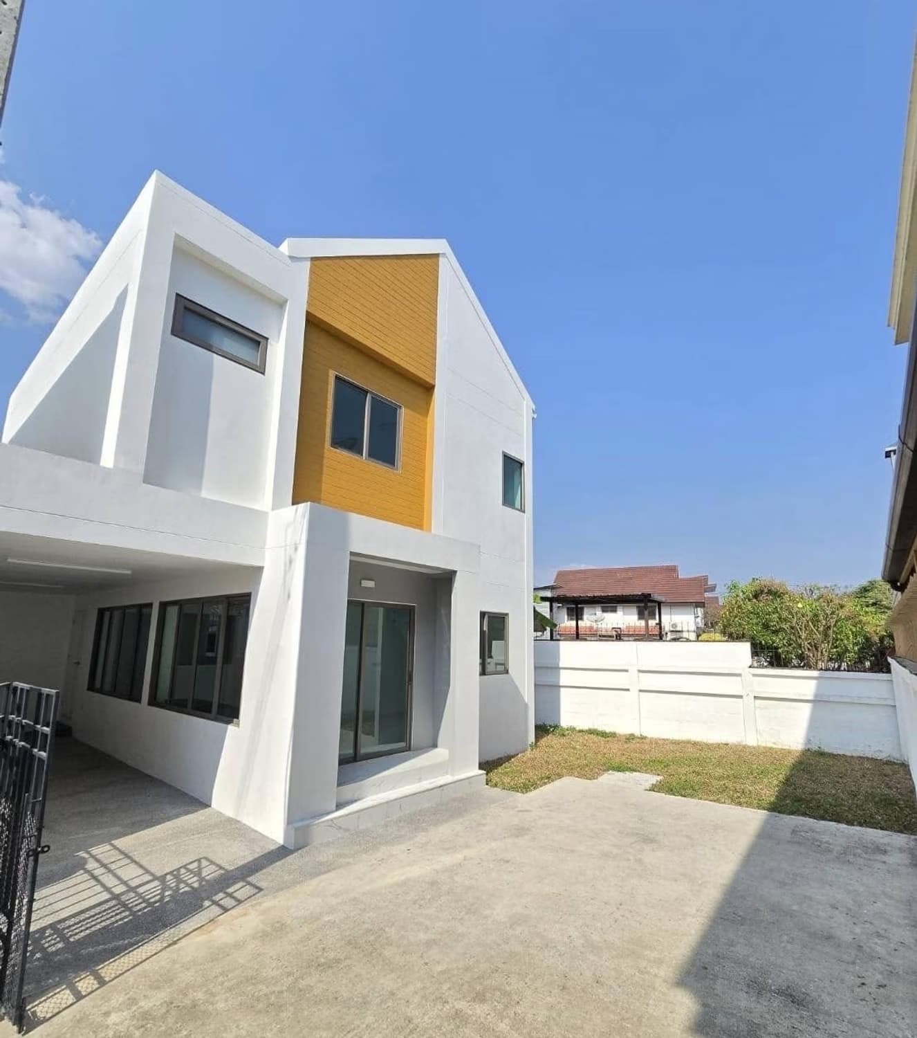 3 ห้องนอน บ้าน สำหรับ จำหน่าย ใน Mueang Chiang Mai District - Image 1