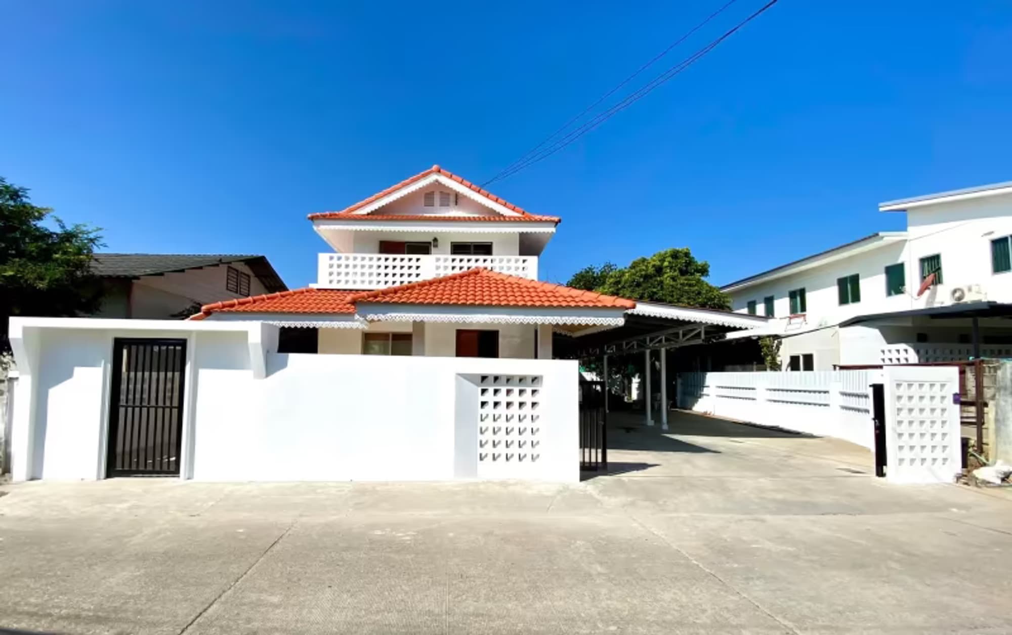 2 Bedroom House - Image 4